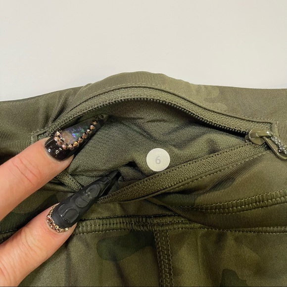 Lululemon Run:Inspire Crop II *All Luxtreme
Savasana Camo 20cm FatigueGreen Sz 6 - Picture 12 of 13